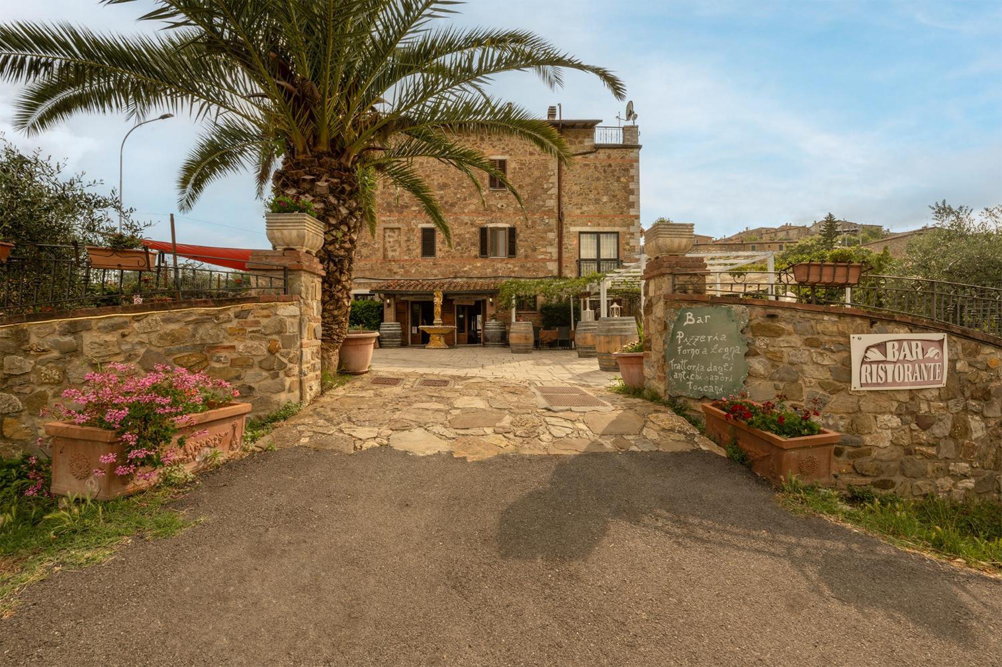 B&B Locanda Sant'Antimo Montalcino Exterior photo